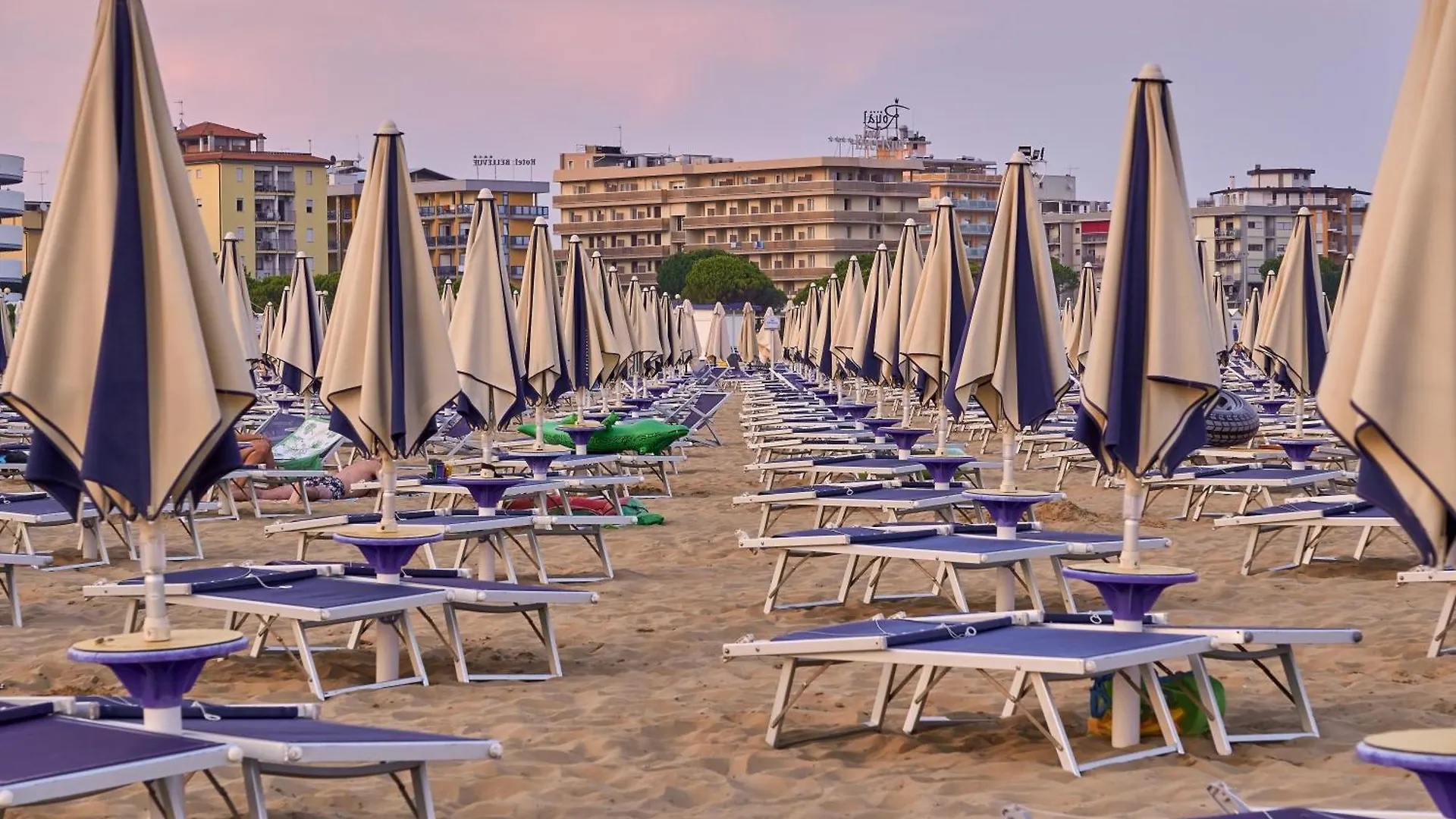 Holiday By The Pool In Our Cozy Flat - Beahost Bibione