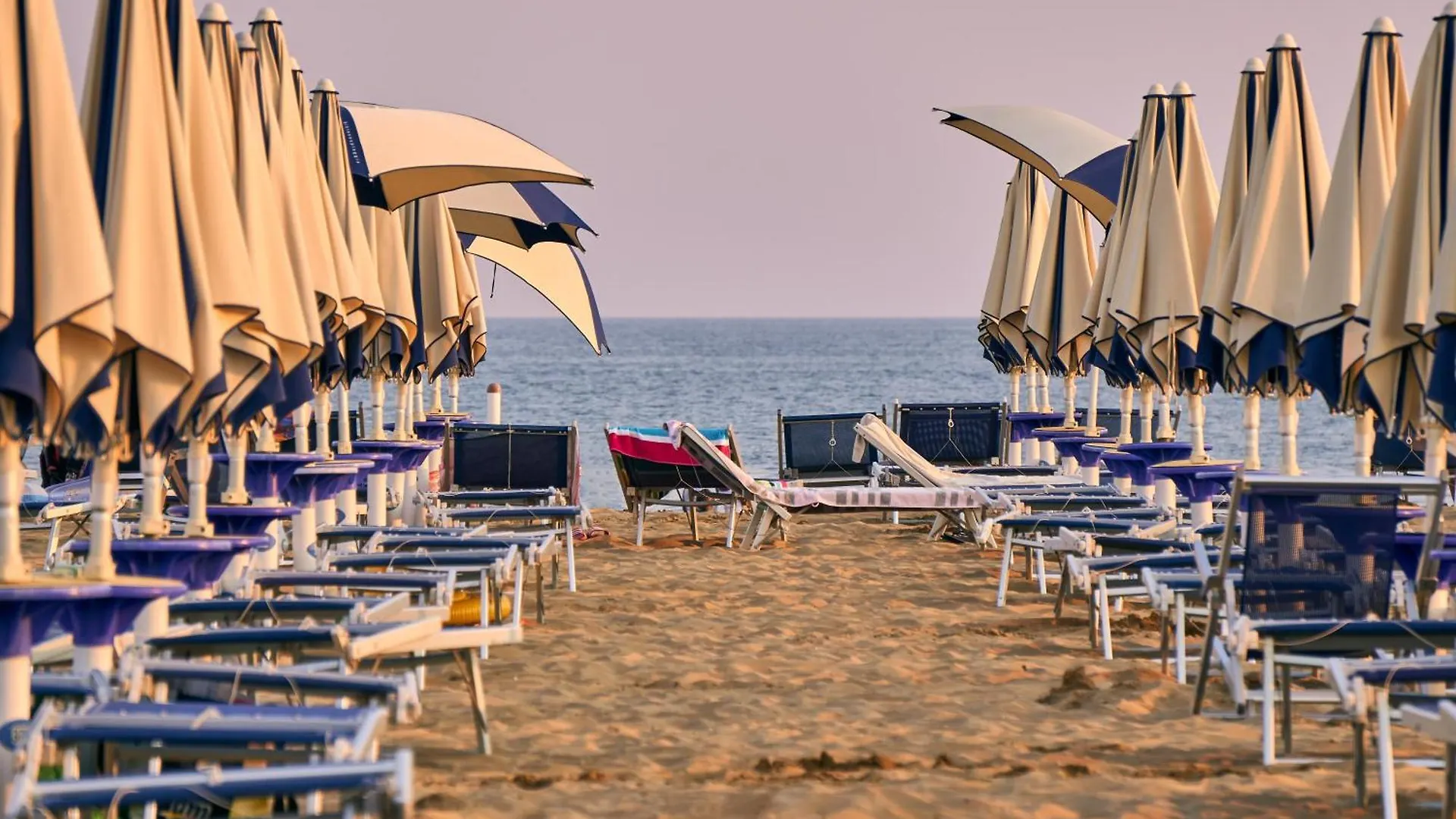 Holiday By The Pool In Our Cozy Flat - Beahost Bibione 0*,  Italy